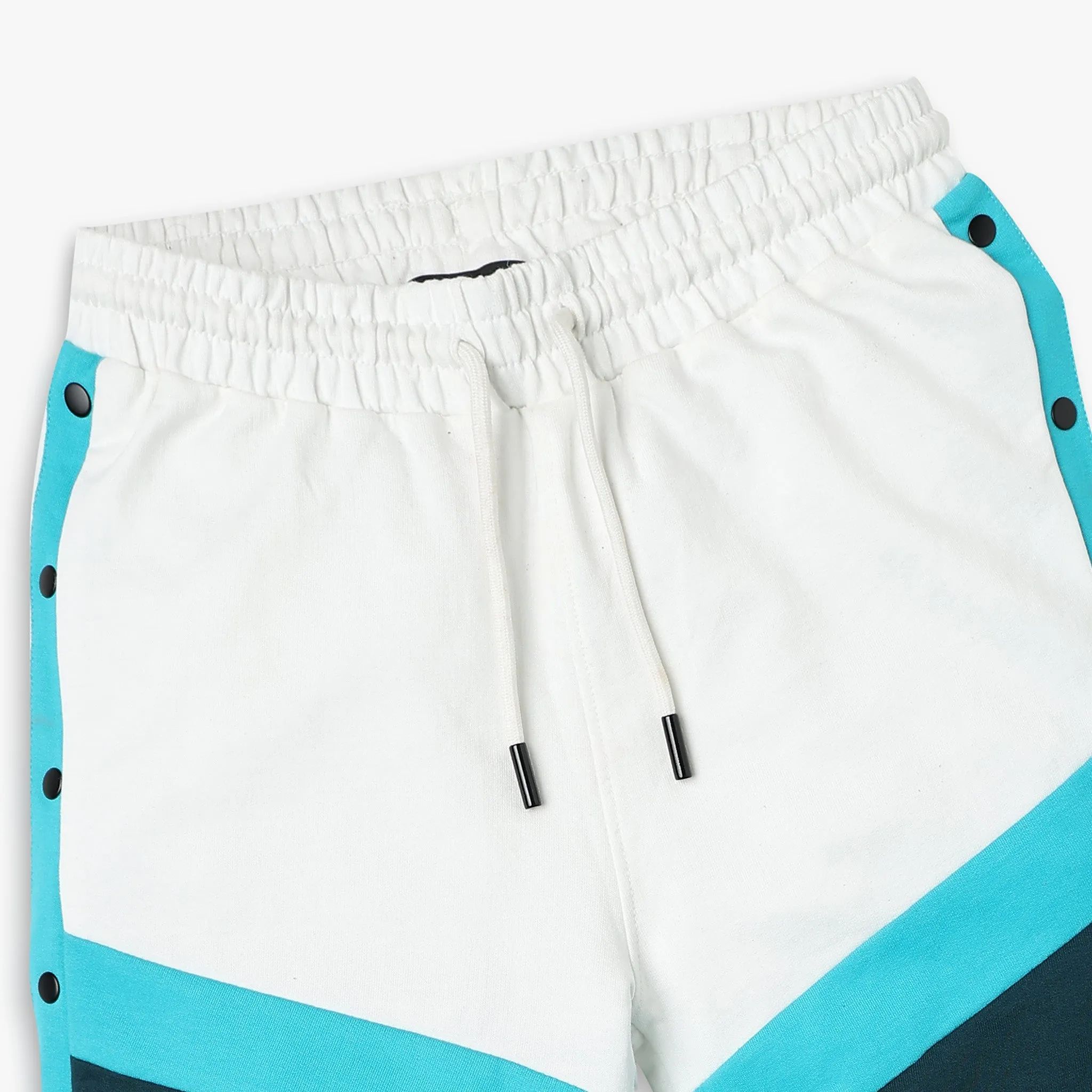 Boy's Regular Fit Solid Mid Rise Shorts