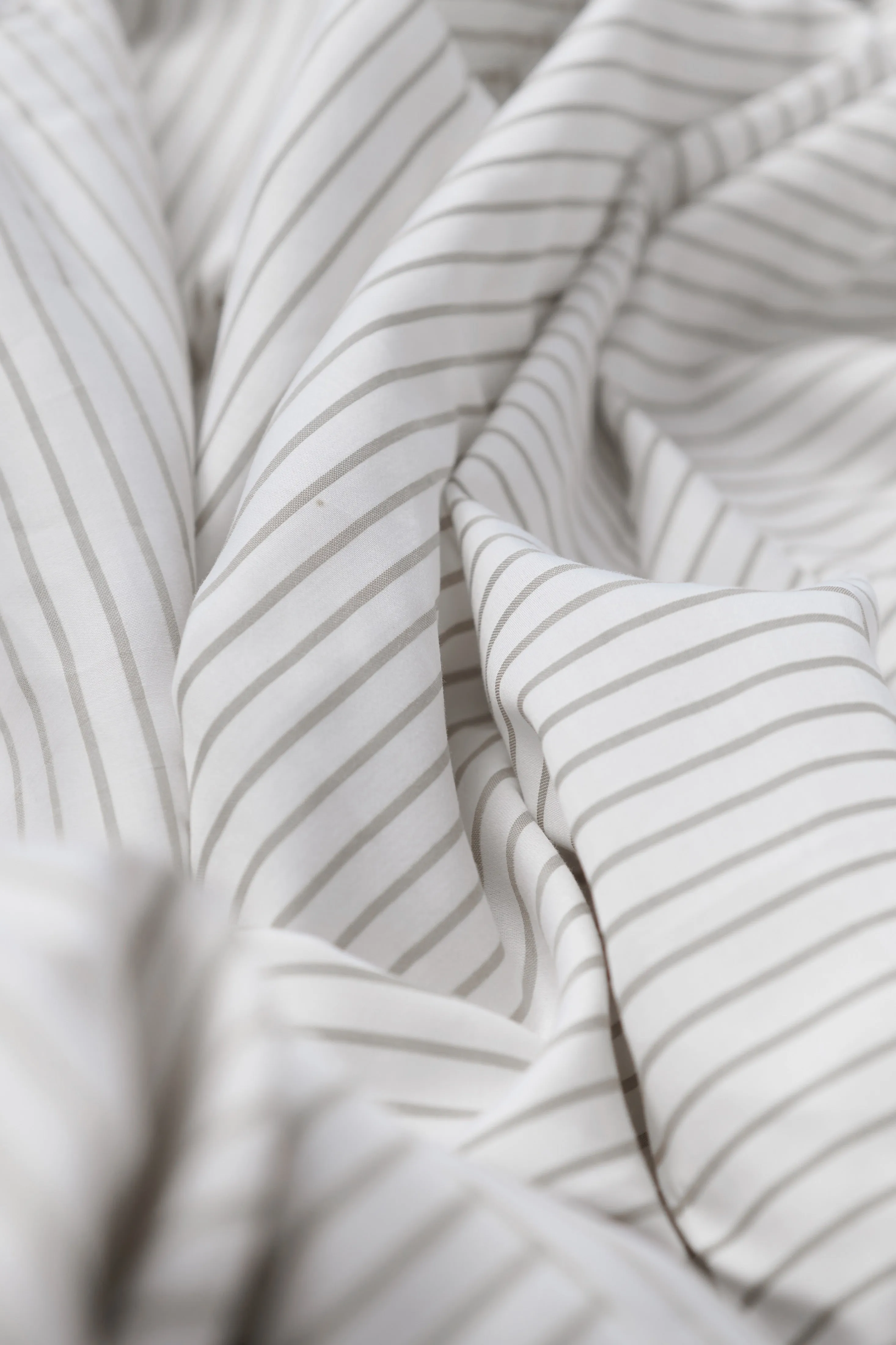 Duvet Cover and Sham Set in Aluminum/White Stripe