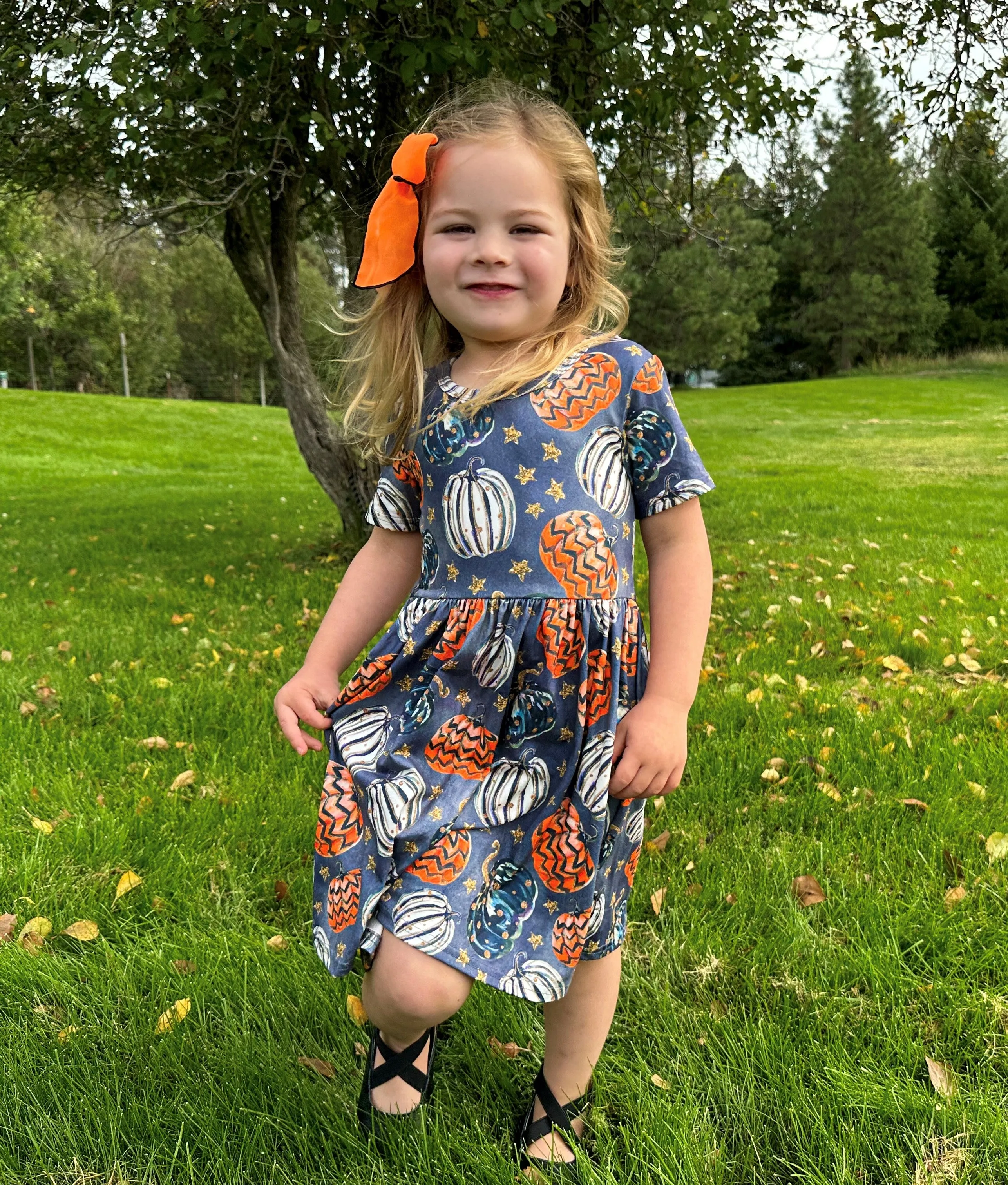 GLITTERY PUMPKINS DRESS