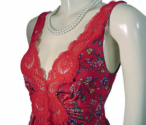 *RARE VINTAGE FLORAL OLGA SPANDEX LACE NIGHTGOWN IN RED DELICIOUS