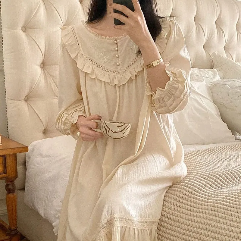 She Dreams, Ivory Vintage Sleepwear