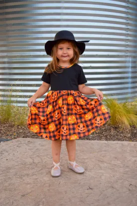 SPOOKY ORANGE PUMPKIN SHORT SLEEVES TWIRL DRESS