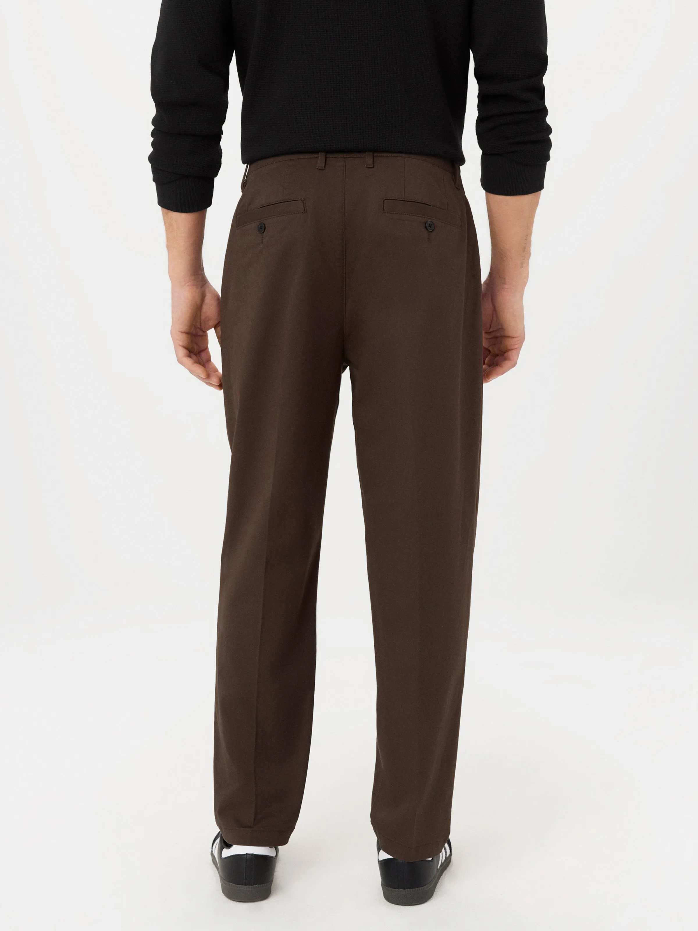 The Jamie Relaxed Tapered Pant in Chocolate Brown