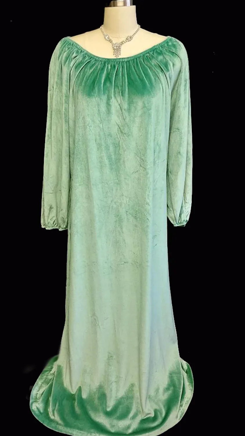 *VINTAGE JOLIE TWO VELOUR DRESSING GOWN / NIGHTGOWN / LOUNGE WEAR IN A LUSCIOUS SHADE OF SEA GODDESS