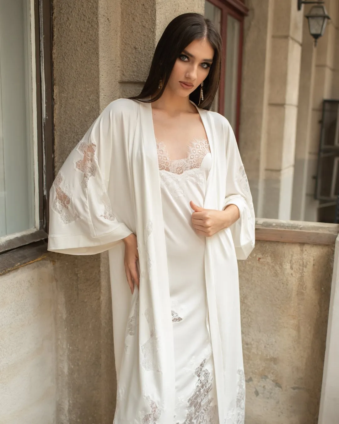 White Jersey Robe and Nightgowns Set