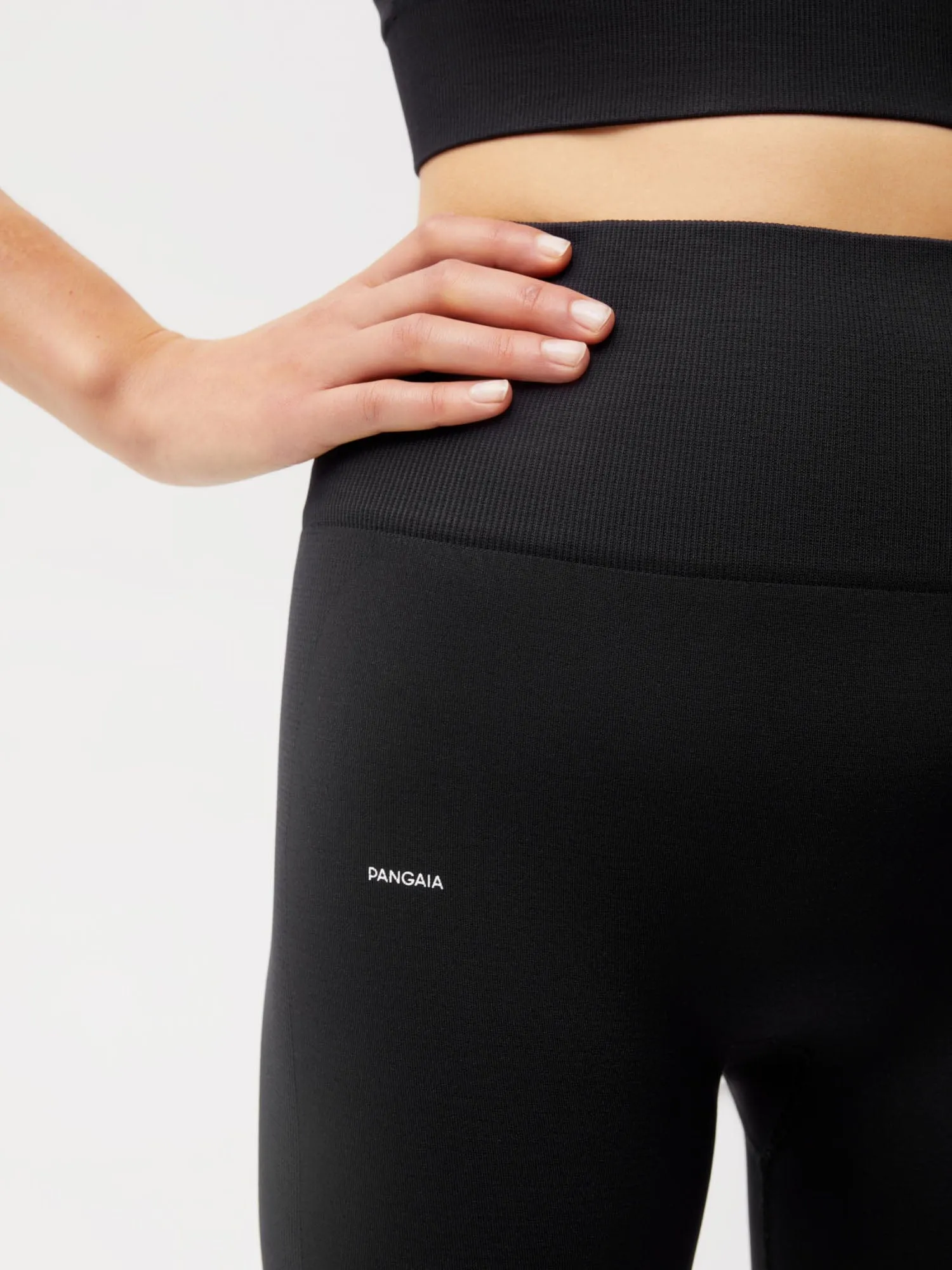 Women's Plant-Stretch Compressive Cycle Shorts—black